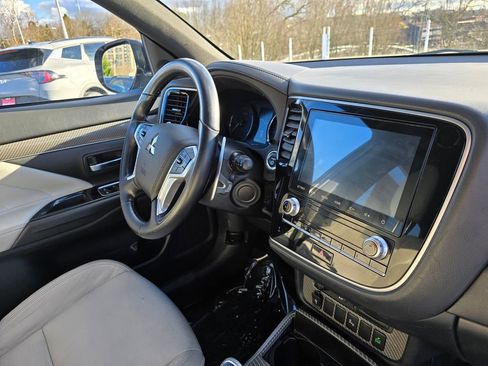 Used 2022 Mitsubishi Outlander SEL image 11