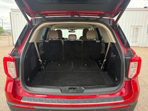 Used 2023 Ford Explorer Limited image 10