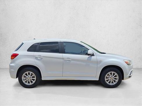 Used 2011 Mitsubishi Outlander Sport ES FWD image 4