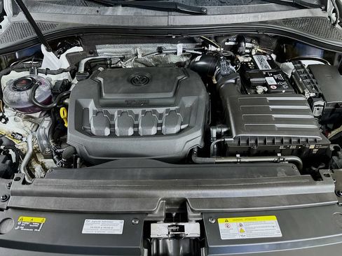 Used 2023 Volkswagen Tiguan SE R-Line AWD/4WD image 36