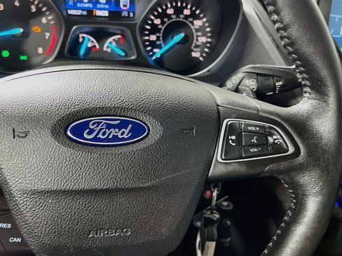 Used 2018 Ford Escape SE w/ SE Sport Appearance Package FWD image 20