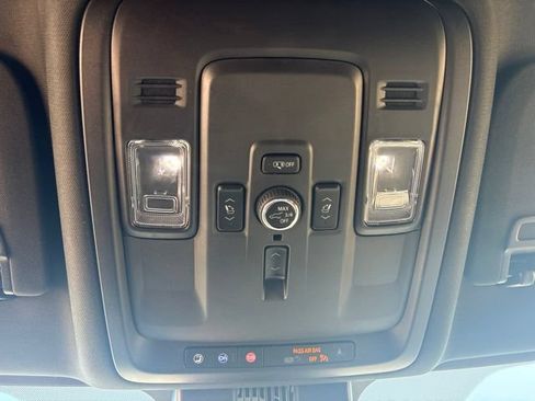 Used 2025 GMC Yukon Denali AWD/4WD image 20
