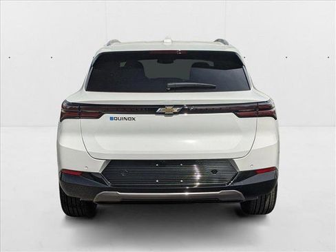 New 2025 Chevrolet Equinox EV LT image 7