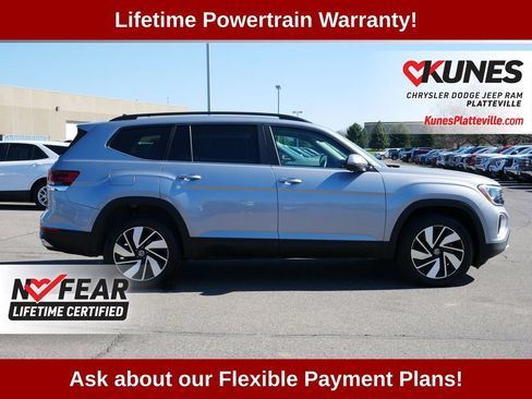 Used 2025 Volkswagen Atlas SE AWD/4WD image 11