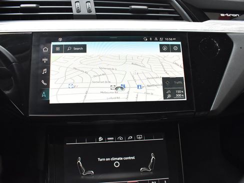 Used 2021 Audi e-tron Premium Plus w/ Premium Plus Package image 34