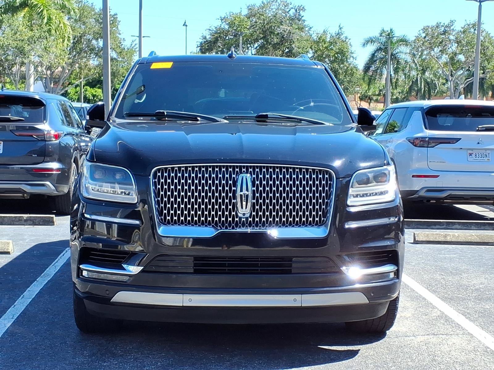 Used 2019 Lincoln Navigator L Select RWD image 2