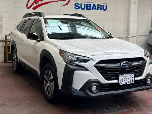 Used 2024 Subaru Outback Premium AWD/4WD image 2
