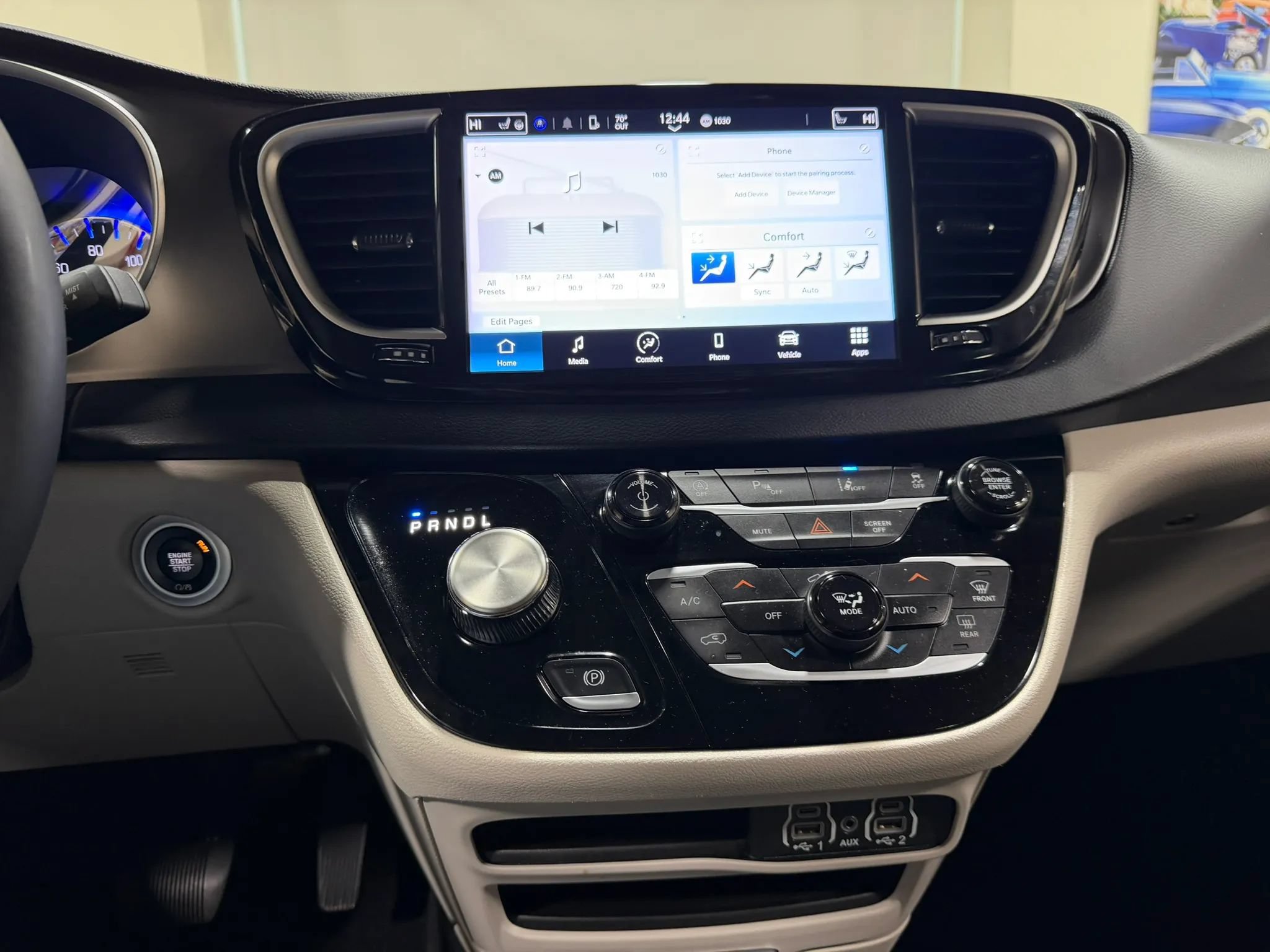 Used 2023 Chrysler Pacifica Touring-L FWD image 48
