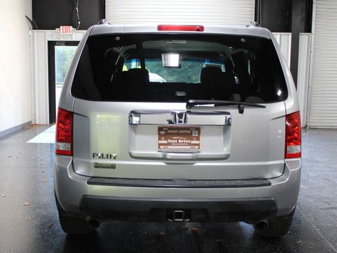 Used 2010 Honda Pilot EX image 4