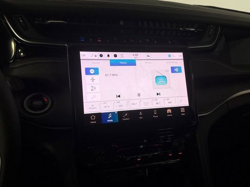 Used 2023 Jeep Grand Cherokee 4WD 4xe image 18