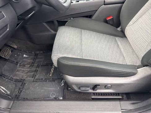 Used 2023 Nissan Rogue SV image 33