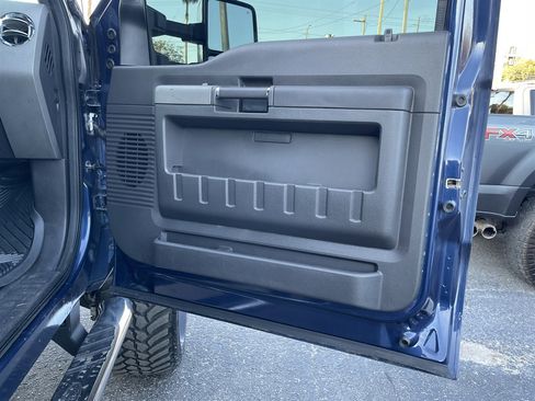 Used 2011 Ford F250 Lariat w/ Lariat Interior Pkg image 42