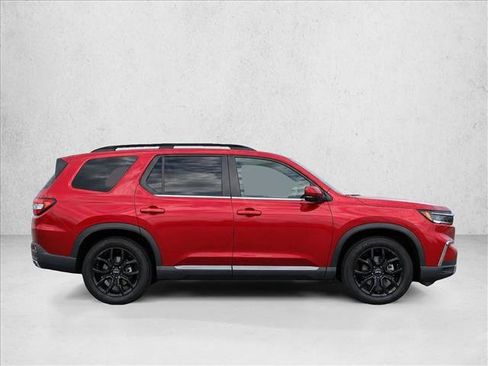 Used 2023 Honda Pilot TrailSport image 8