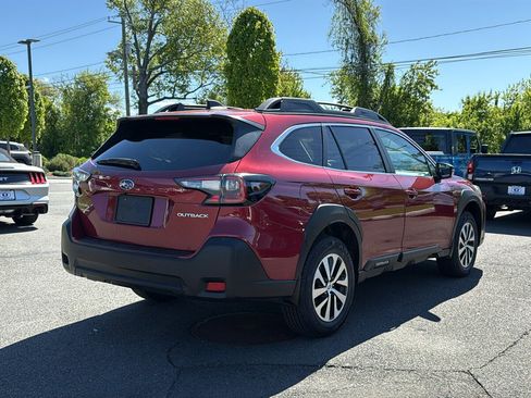 Used 2023 Subaru Outback Premium AWD/4WD image 6