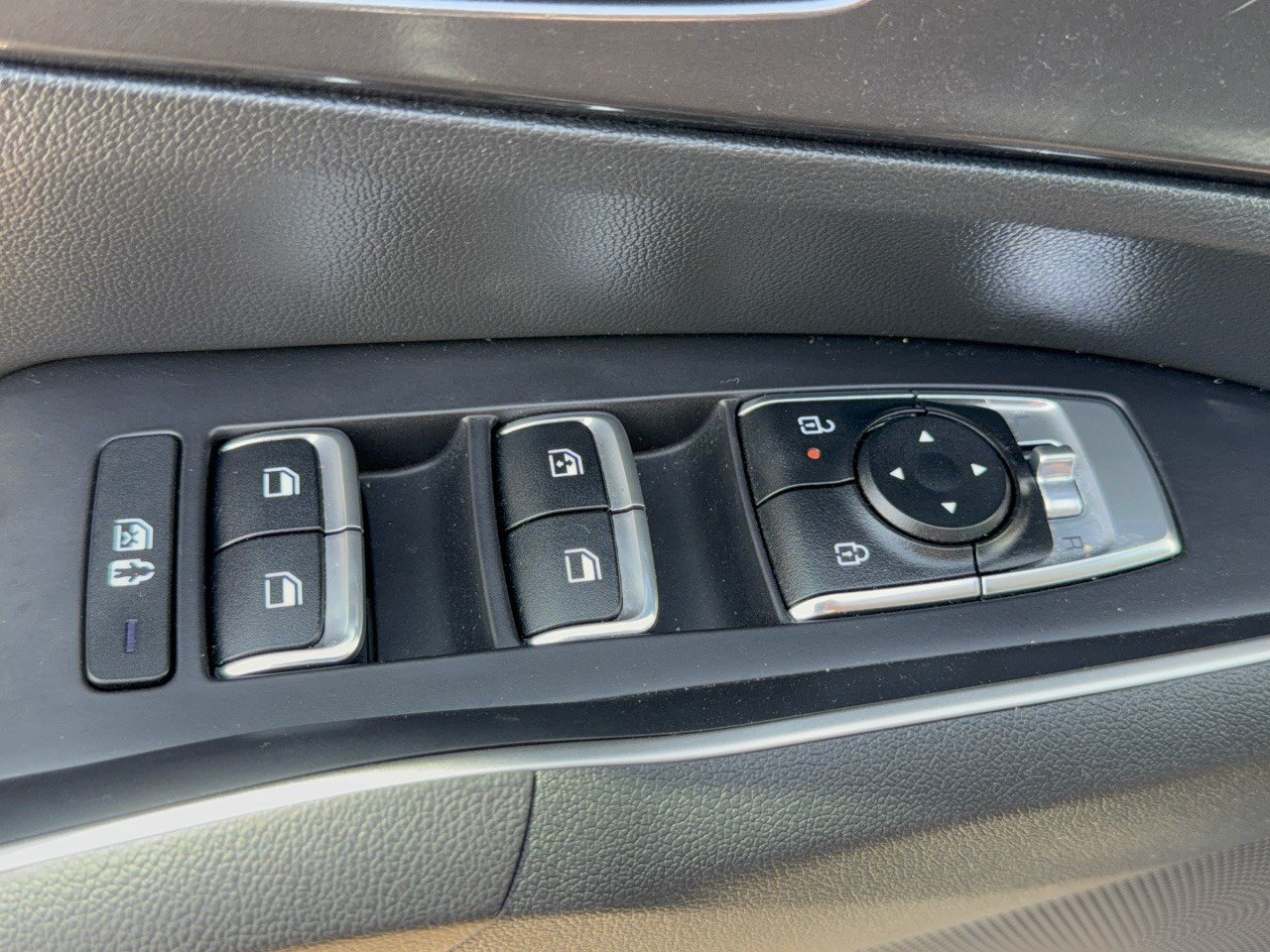 Used 2025 Kia Sorento LX FWD image 15