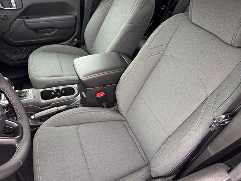 New 2026 Jeep Gladiator Sport image 7