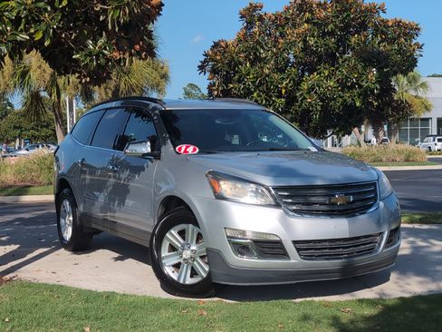 Used 2014 Chevrolet Traverse LT AWD/4WD image 2