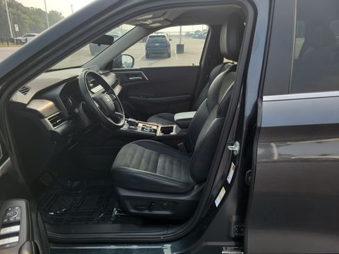 Used 2024 Mitsubishi Outlander SE AWD/4WD image 18