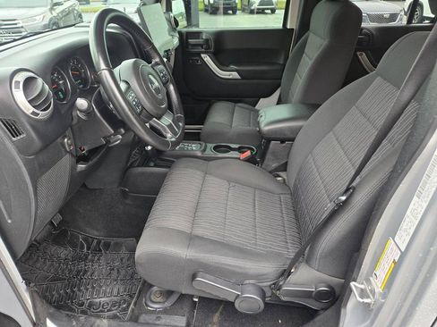 Used 2012 Jeep Wrangler Unlimited Sahara w/ Connectivity Group AWD/4WD image 14