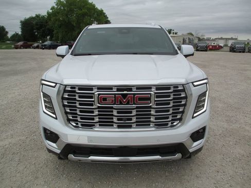 New 2026 GMC Yukon Denali w/ Sun & Power Step Package AWD/4WD image 10