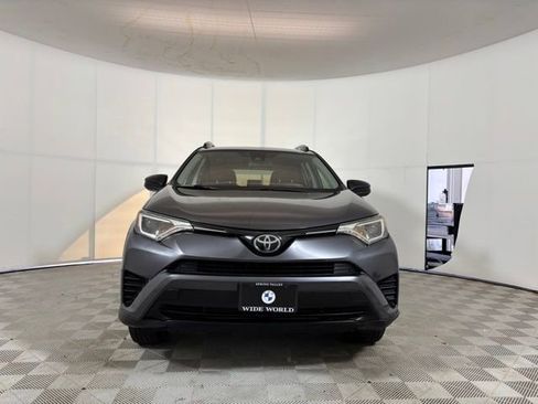Used 2017 Toyota RAV4 LE AWD/4WD image 2