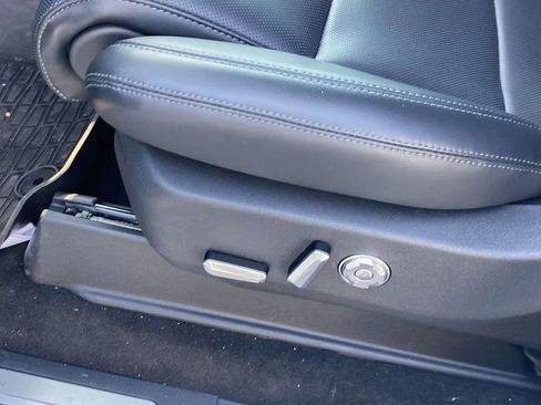 New 2025 Lincoln Navigator Reserve w/ Jet Appearance Package image 16