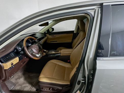 Used 2018 Lexus ES 350 w/ Navigation System Package image 13