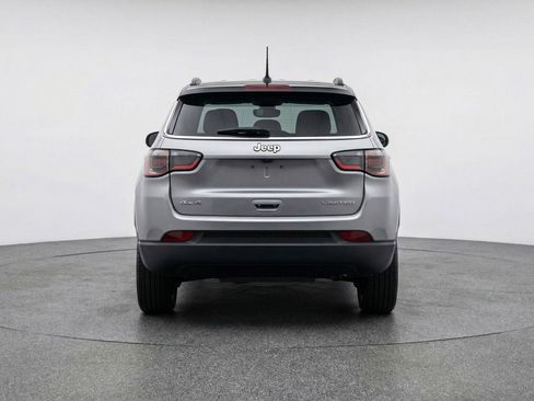 Used 2025 Jeep Compass Limited image 7