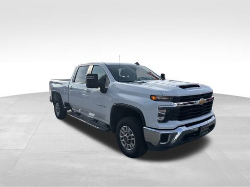 Used 2024 Chevrolet Silverado 2500 LT image 4