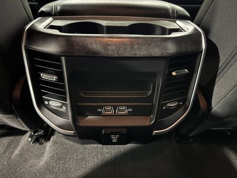 Used 2022 RAM 1500 Big Horn AWD/4WD image 39