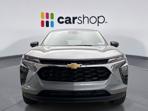 Used 2024 Chevrolet Trax LS w/ Driver Confidence Package image 8