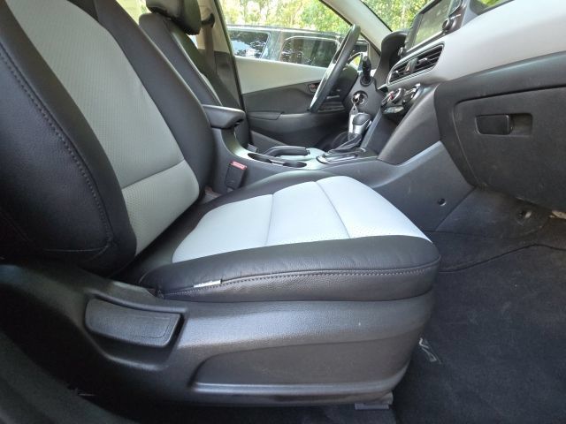 Used 2020 Hyundai Kona SE w/ Cargo Package FWD image 17