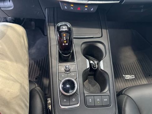 Used 2024 Cadillac XT4 Premium Luxury image 13