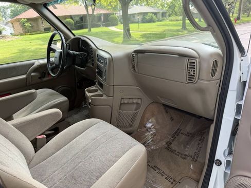 Used 2003 GMC Safari Passenger w/ Sle Preferred Equipment Group RWD image 17