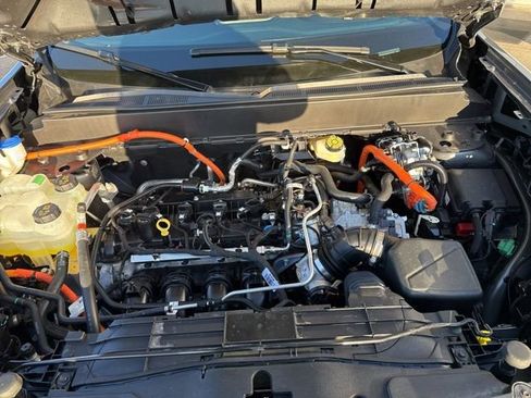 Used 2025 Ford Maverick XL image 35