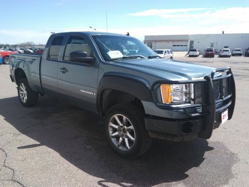 Used 2007 GMC Sierra 1500 SLT w/ SLE/SLT Trailering Package AWD/4WD image 4