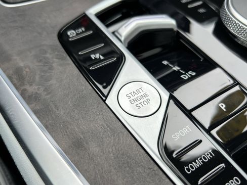 Used 2026 BMW X5 xDrive40i w/ M Sport Package image 31