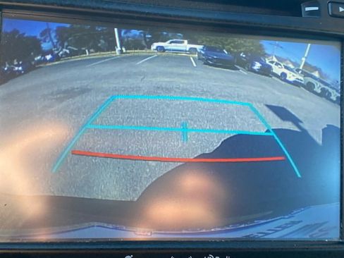 Used 2018 Toyota Highlander XLE image 31