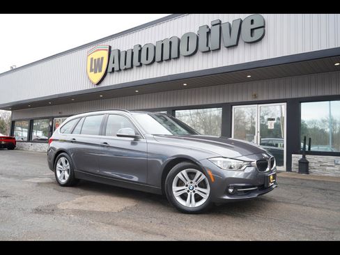 Used 2018 BMW 330i xDrive 330i xDrive Sports Wagon w/ Executive Package image 1