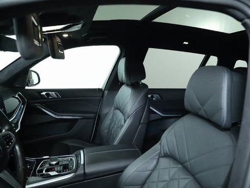 Certified 2024 BMW X7 xDrive40i w/ M Sport Package image 19