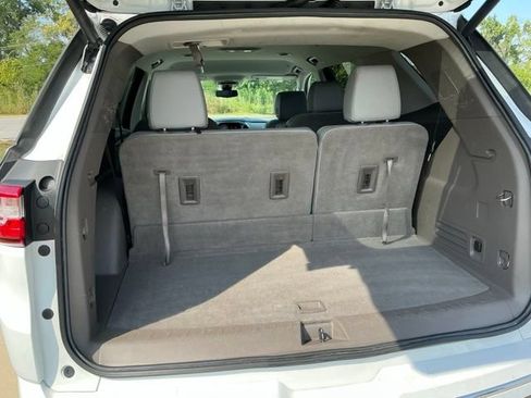 Used 2021 Chevrolet Traverse Premier FWD image 11