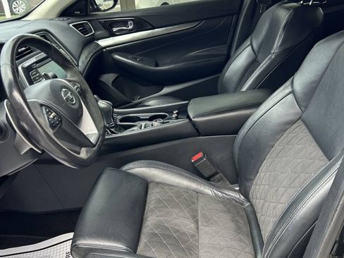 Used 2017 Nissan Maxima SR w/ Midnight Edition FWD image 15