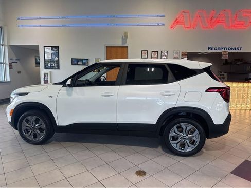 Used 2026 Kia Seltos LX AWD/4WD image 8