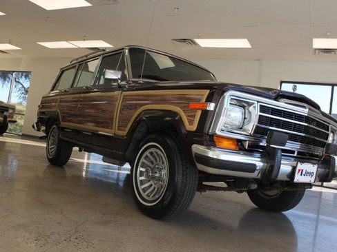 Used 1989 Jeep Grand Wagoneer image 44