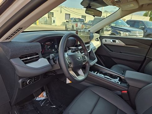 New 2025 Ford Explorer Active w/ Active Comfort Package image 11