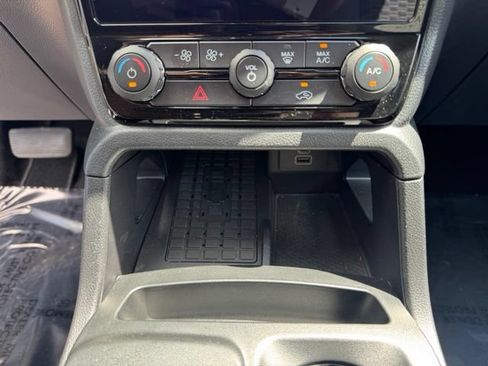 Used 2024 Ford Ranger XLT w/ FX4 Off-Road Package AWD/4WD image 31