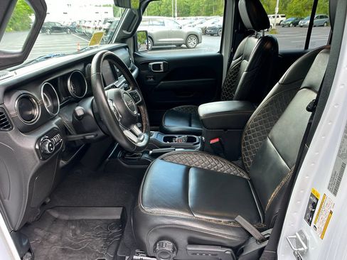 Used 2021 Jeep Gladiator Overland AWD/4WD image 9