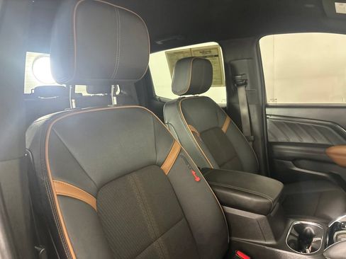 Used 2024 GMC Canyon AT4 AWD/4WD image 28