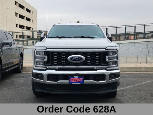 Used 2023 Ford F350 Lariat image 3