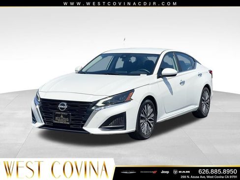 Used 2023 Nissan Altima 2.5 SV FWD image 1